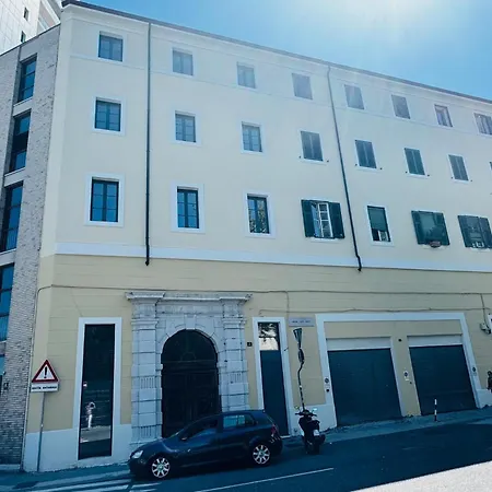 公寓 The House Near The Sea 的里雅斯特